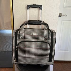London Fog carryon
